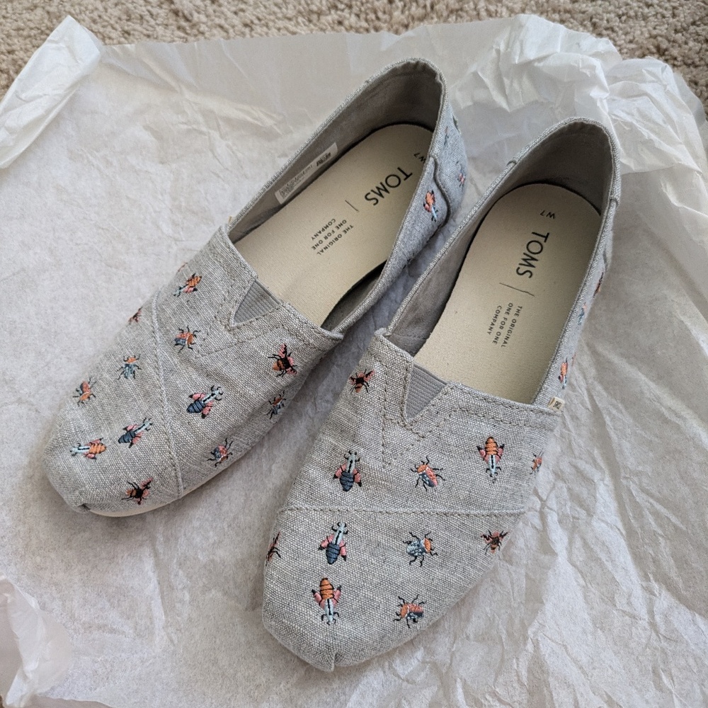 TOMS Women's Drizzle Grey Embroidered Bugs Shoes Size 7